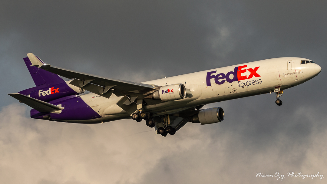 nixon-fedex-md11-cp2.jpg
